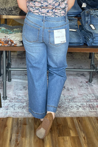 1822 Denim Madelyn Medium Wash Petite Wide Leg Mid Rise Jeans Pintuck