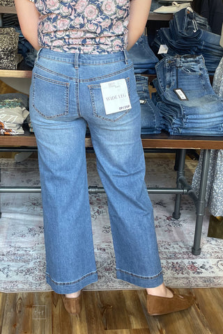 1822 Denim Madelyn Medium Wash Petite Wide Leg Mid Rise Jeans Pintuck