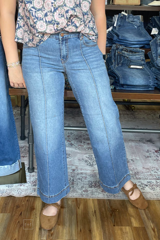 1822 Denim Madelyn Medium Wash Petite Wide Leg Mid Rise Jeans Pintuck
