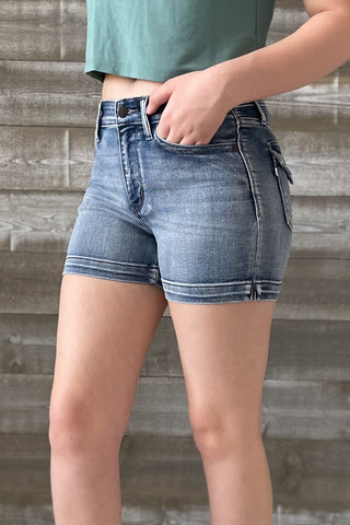 judy blue mid rise heavy contrast denim shorts faux flap back pockets JB15274REG MD