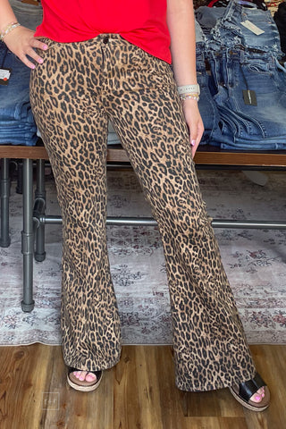 Judy Blue Mid Rise Jaqueline Leopard Print Luxe Flare Jeans front view JB881180