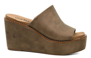 Corkys Mugshot Wedge Heel in Tan Oil PU