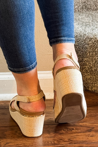 Corkys Carley in Raffia