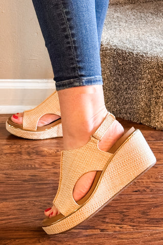 Corkys Carley in Raffia