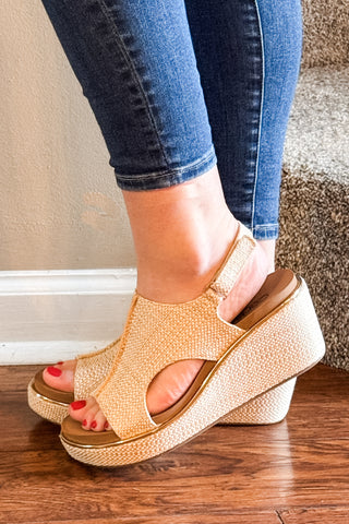 Corkys Carley in Raffia