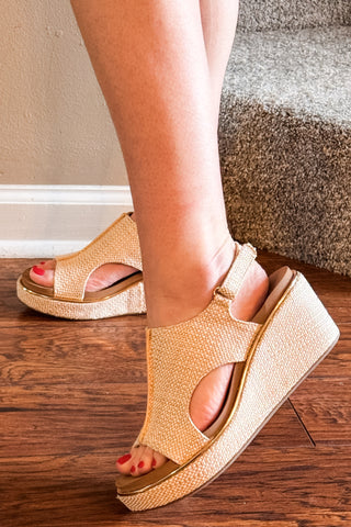 Corkys Carley in Raffia