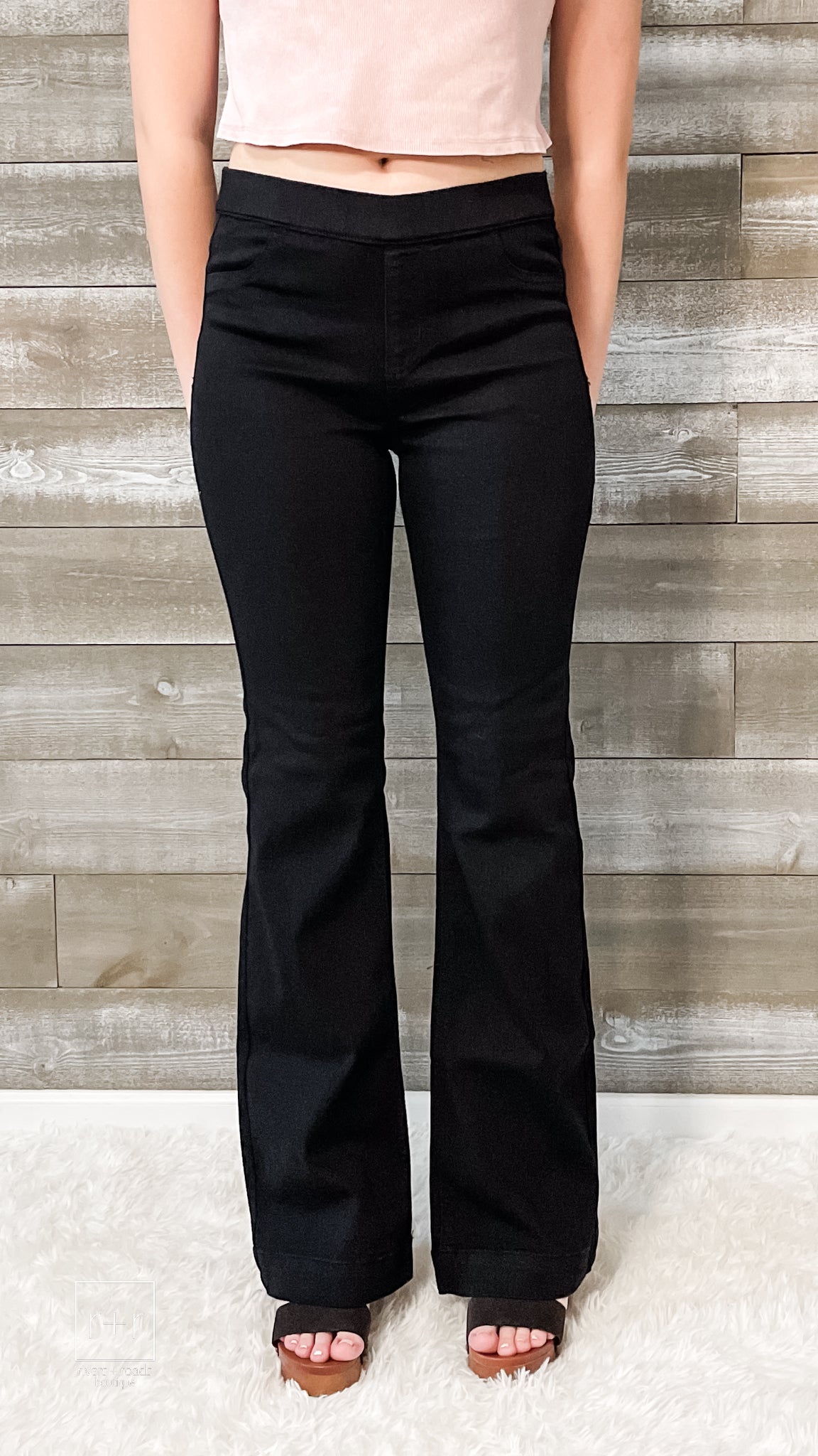 cello jeans mid rise pull on flared jegging in black AB35173