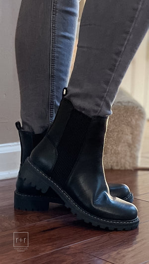 corkys footwear howl black chelsea booties
