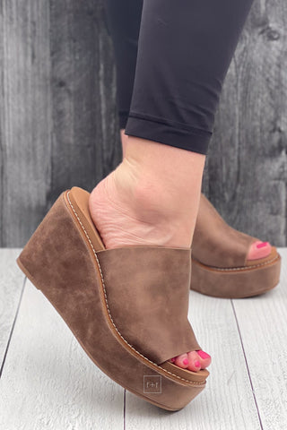 Corkys Footwear Mugshot Wedge Heel in Tan Oil PU