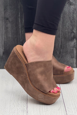 Corkys Footwear Mugshot Wedge Heel in Tan Oil PU