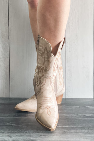 Corkys Footwear Somebodys Problem Western cowgirl Boots Putty Crackle country chich cowboy