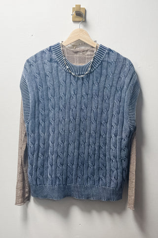 EEsome ink cap sleeve cable knit sweater SH15178 layered over a taupe textured thin mesh top