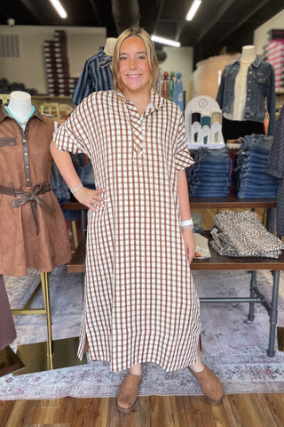 Entro Brown Gingham Fall Midi Dress Short Sleeve Shirt Collar D31501 front view