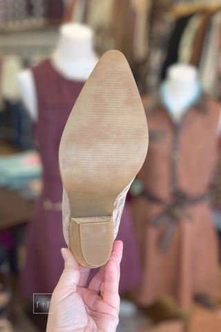 Corkys Knot Gonna Happen mule in gold, bottom view of the sole