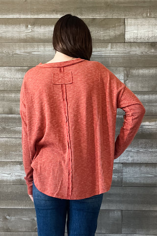 easel brick mineral wash rib knit long sleeve top with love patch design ET24790