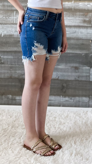 judy blue mid rise destroyed fray hem shorts in medium wash JB15280 MD