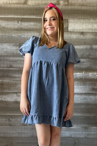 jodifl washed denim chambray babydoll dress vneck and puffed sleeves G11208