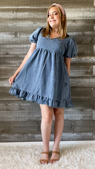 jodifl washed denim chambray babydoll dress vneck and puffed sleeves G11208