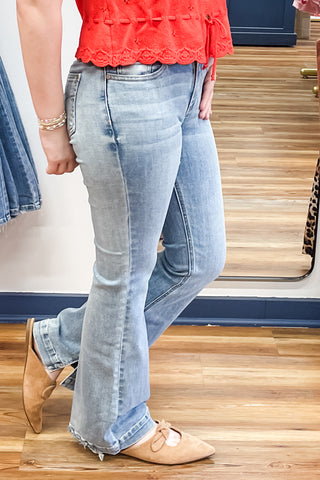 Judy Blue Mid Rise Flare Jeans in Short Inseam JB82718