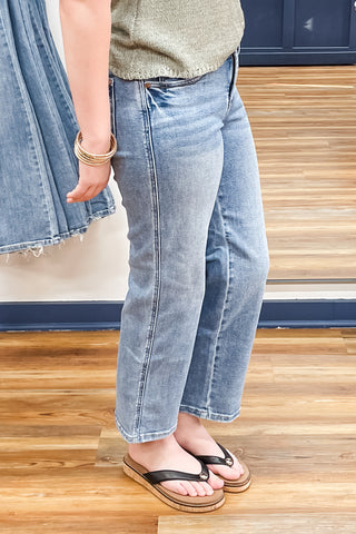 Judy Blue Mid Rise Petite Vintage Wash Straight Leg Tummy Control Top Jeans JB88943 PT