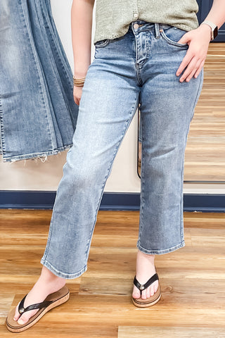 Judy Blue Mid Rise Petite Vintage Wash Straight Leg Tummy Control Top Jeans JB88943 PT