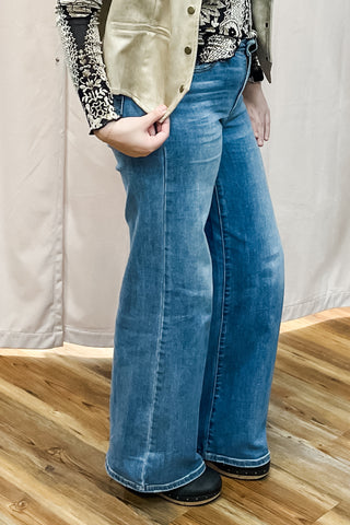 Judy Blue Mid Rise Retro Wide Leg Jeans Medium Wash JB82702REG 82702PL