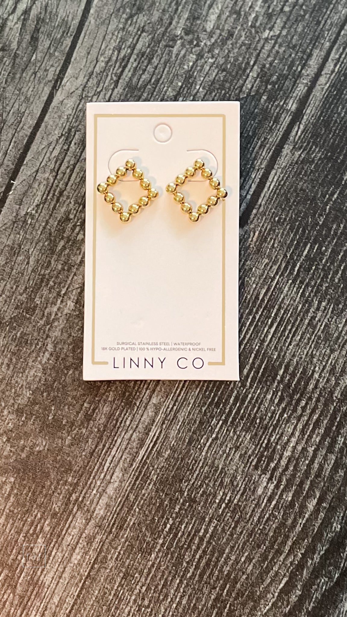 linny co wyatt large square 20mm stud earrings in gold