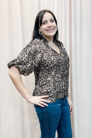 Umgee olive leopard print blouse bubble short sleeves scalloped hem c5012 wc5012