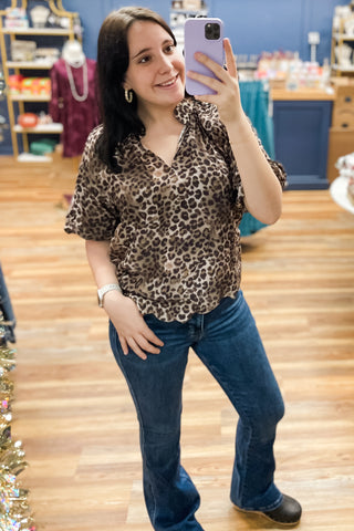 Umgee olive leopard print blouse bubble short sleeves scalloped hem c5012 wc5012