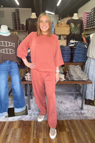 Mohme by Umgee Cupro Raglan Pullover Top Terracotta H1219 front view with full matching set outfit