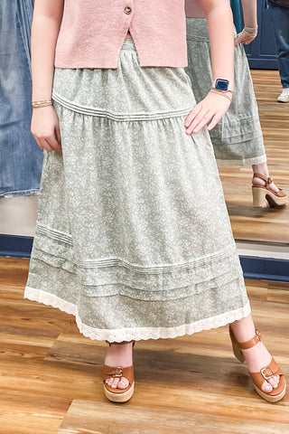 Wishlist sage midi skirt white floral print cotton eyelet lace trim with ruffle detail  WL25-12361. spring prairie style. lined. pockets.