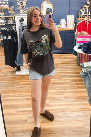 Zutter Mallards Design Faded Black Oversized Cotton Graphic Tee mirror selfie