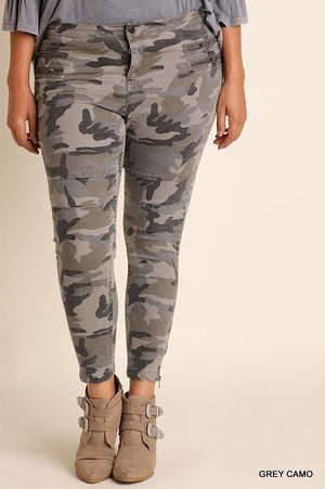 umgee plus size grey camo moto pants with front and ankle zipper details WC0492